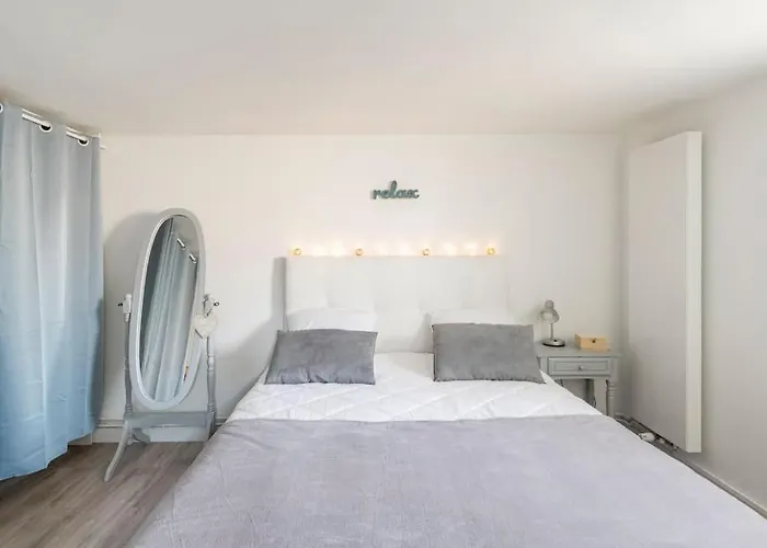 Appartement 200 M Plage Avec Terrasse Et Jardin