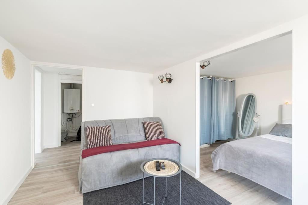 200 M Avec Terrasse Et Jardin * Royan